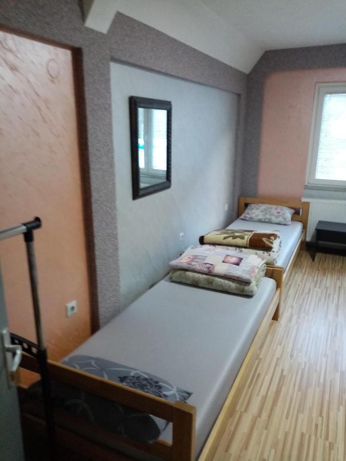Prenociste Duga Hotel อูชิเซ ภายนอก รูปภาพ